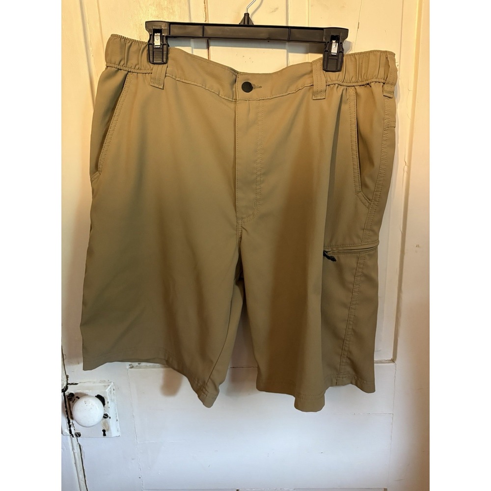 WRANGLER Men's Outdoor Utility Shorts Size 36 Khaki Relaxed Fit